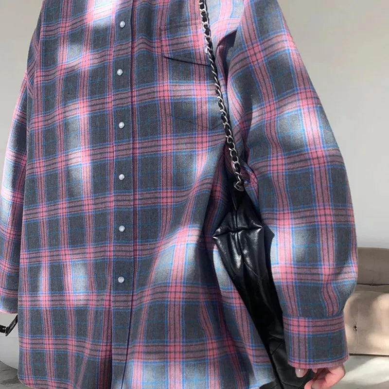 New Vintage Women Oversized Long Sleeve Plaid Shirt Blouse Tops Autumn Winter Button down Loose Lapel Pocket Shirt Korean Style